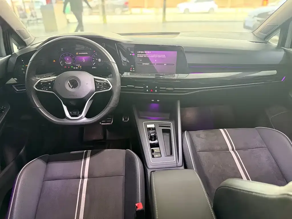 Volkswagen Golf 2023 из CN, фото 5