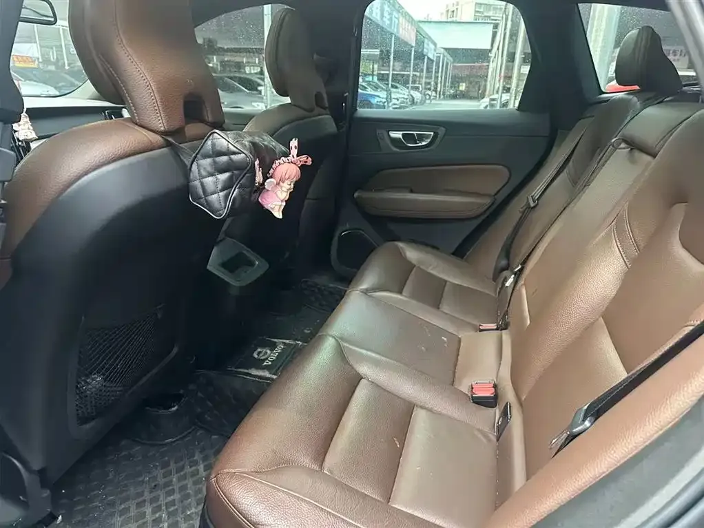 Volvo XC60 2022 из CN, фото 5