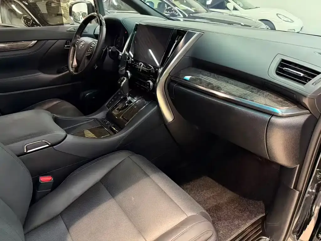 Toyota Vellfire 2023 из CN, фото 9