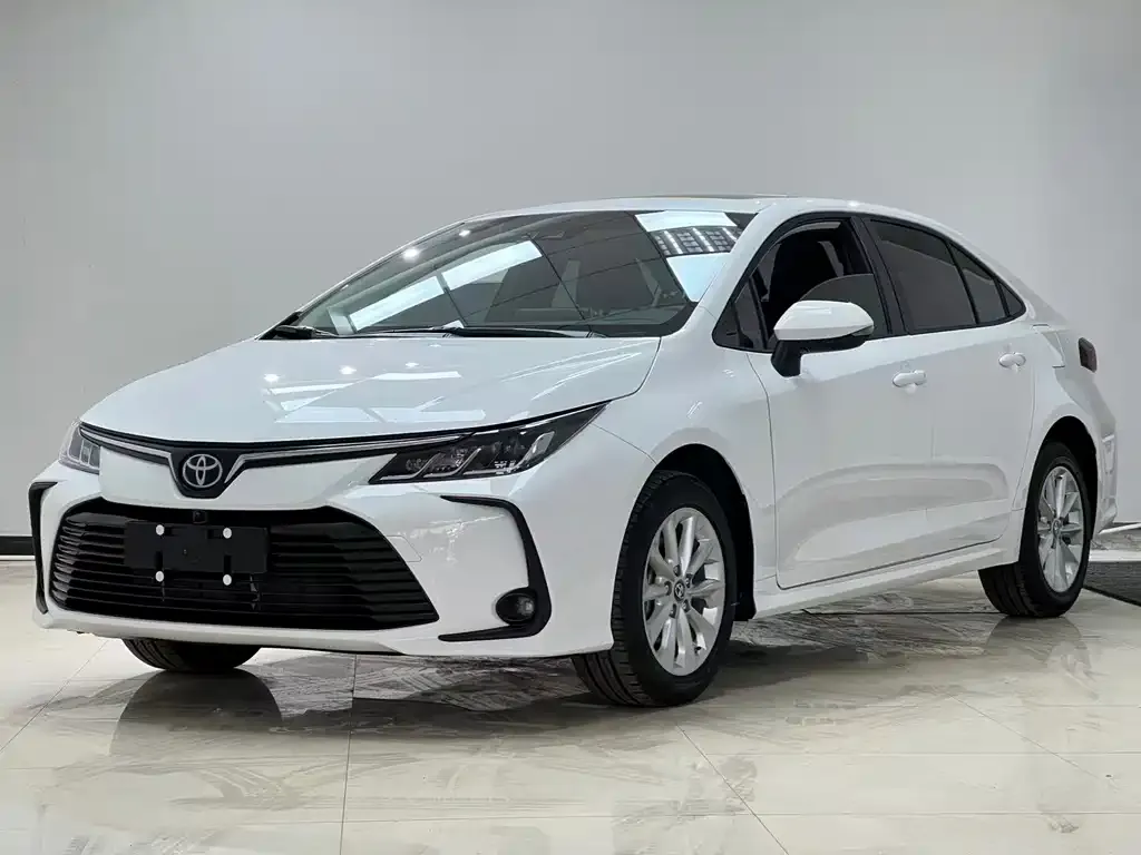 Toyota Corolla — фото 1