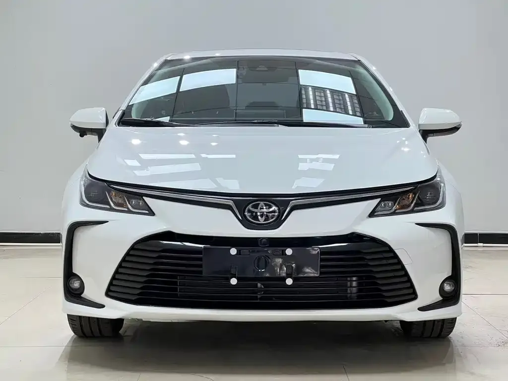 Toyota Corolla — фото 3