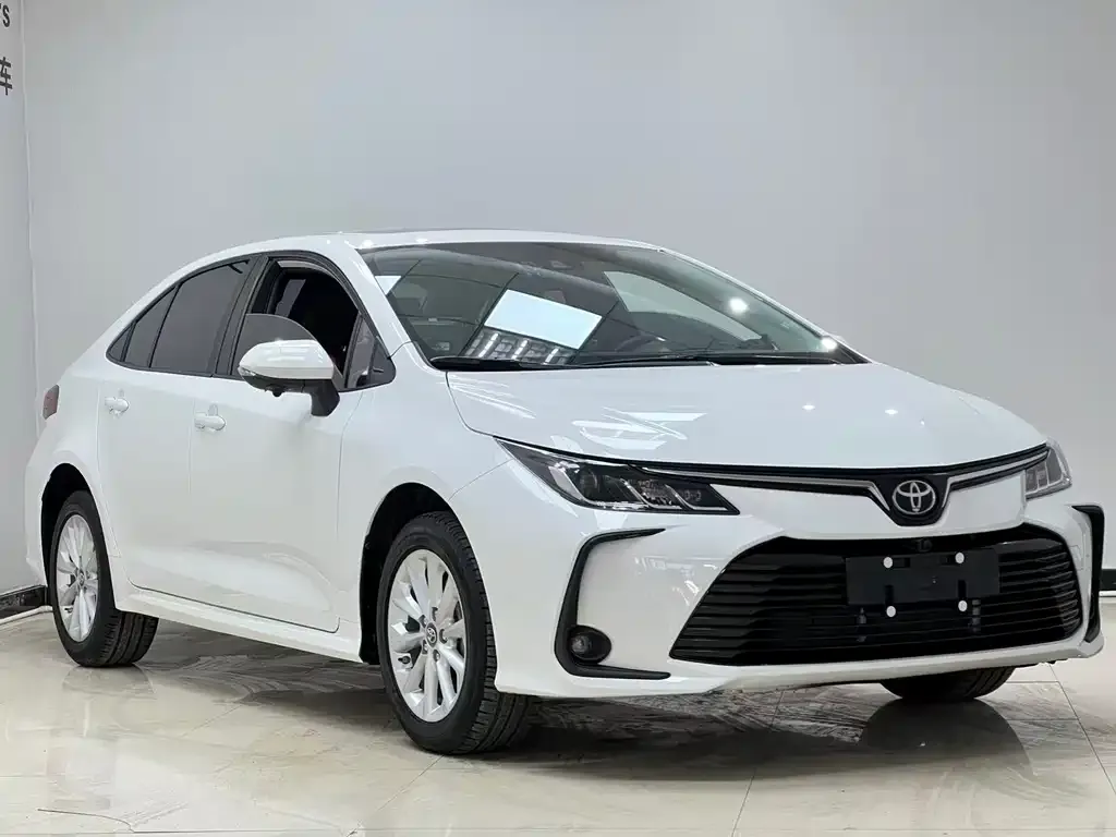 Toyota Corolla — фото 5