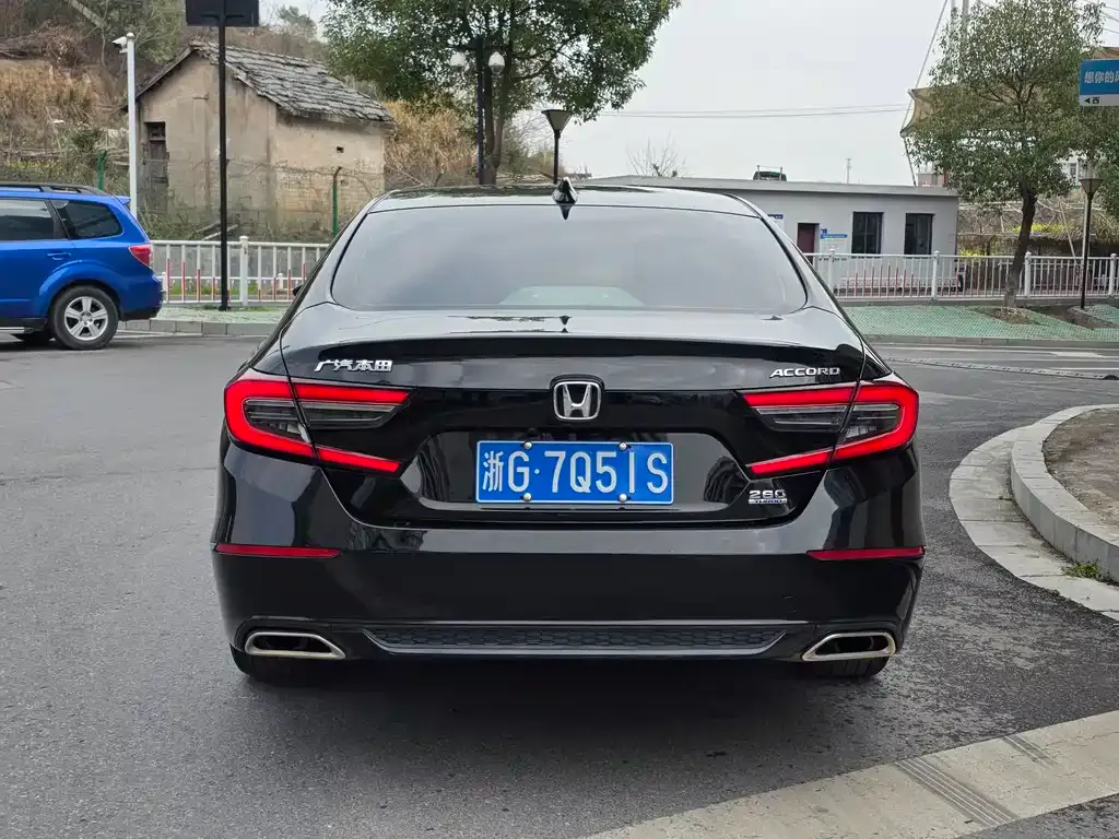 Honda Accord — фото 6