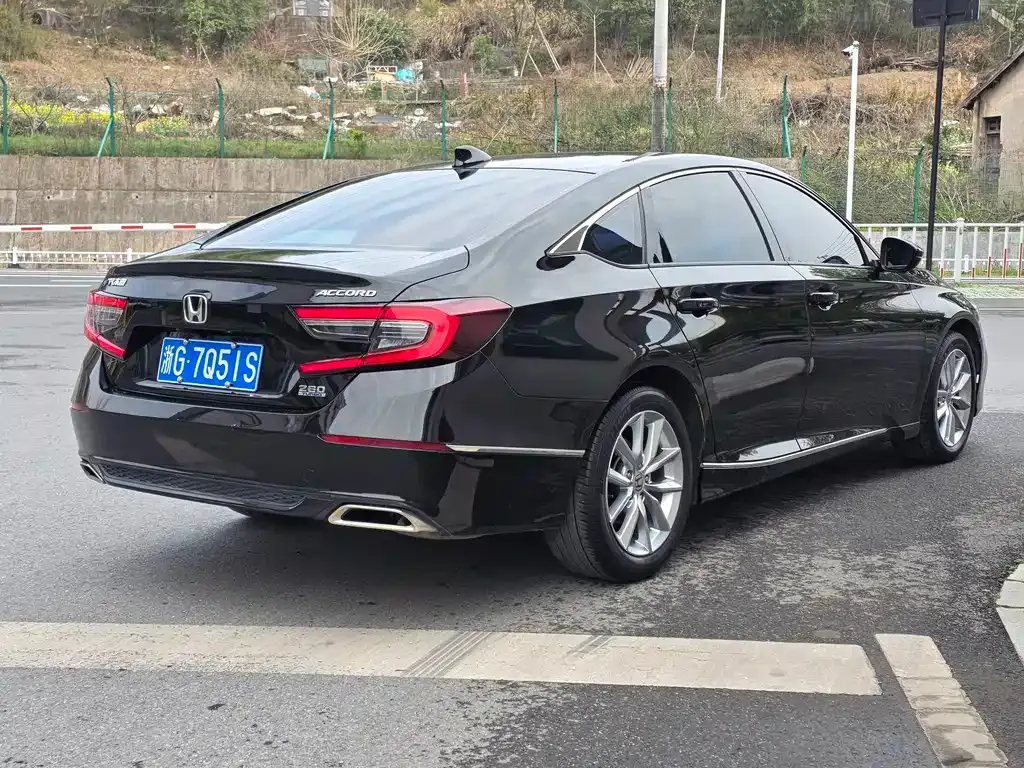 Honda Accord — фото 4