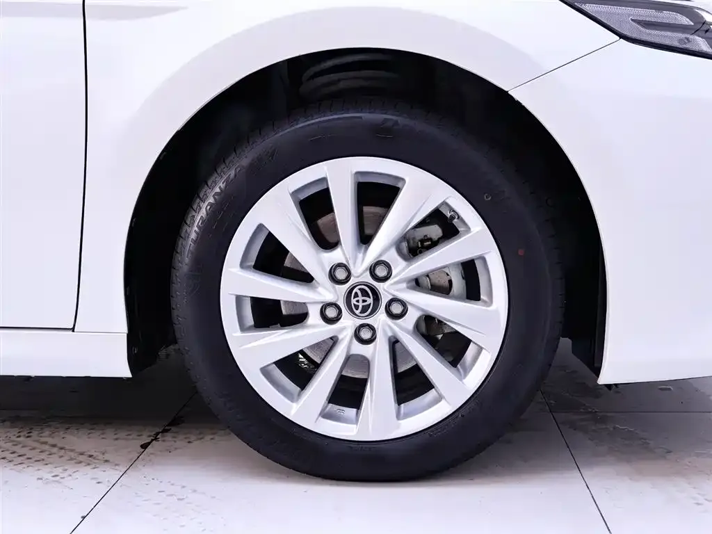 Toyota Camry 2023 из CN, фото 4