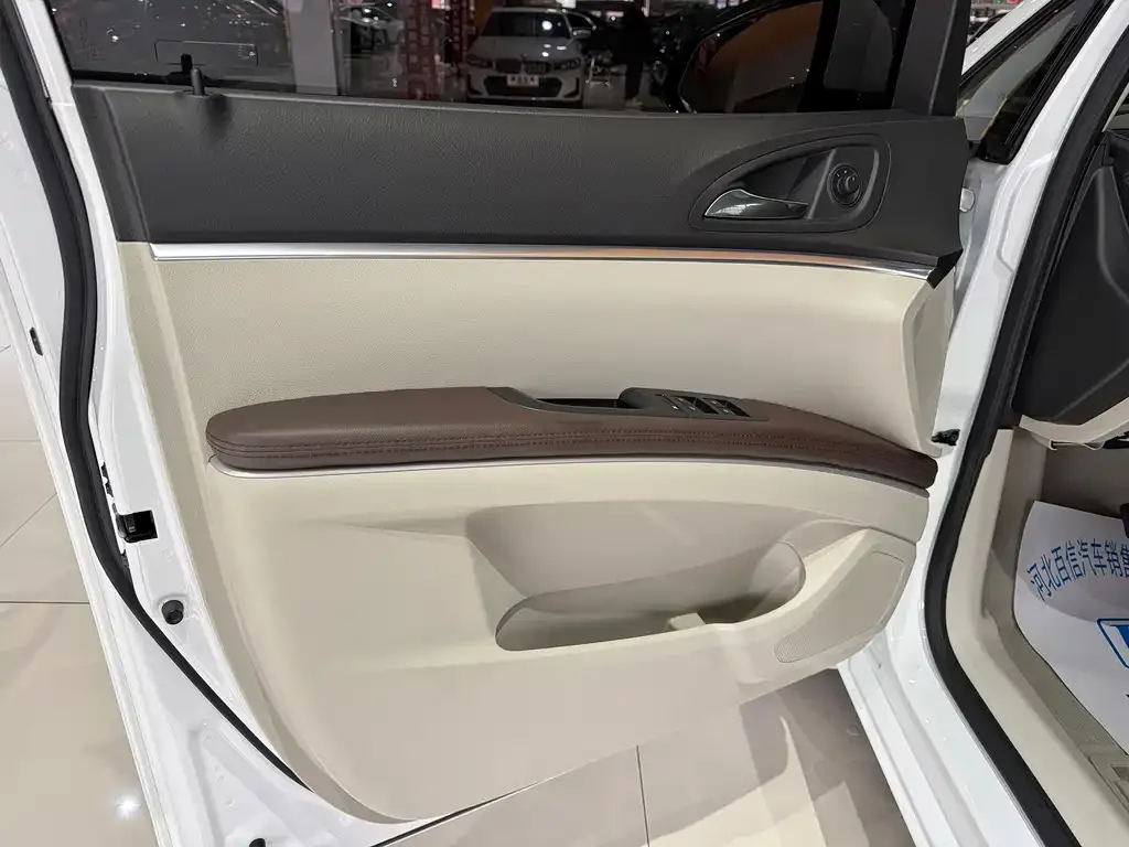 Buick GL8 2022 из CN, фото 6