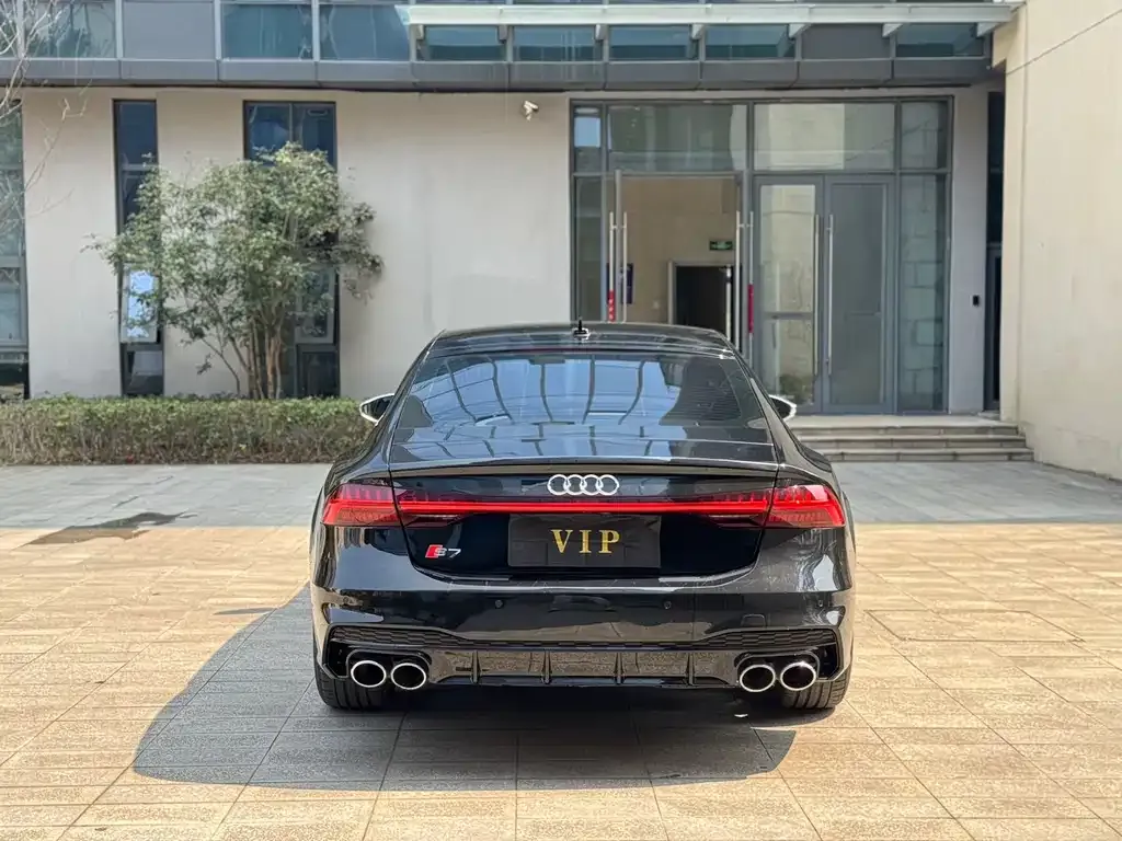 Audi S7 2024 из CN, фото 9