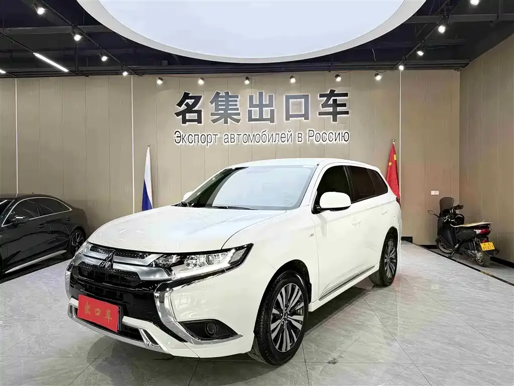 Mitsubishi Outlander 2022 из CN, фото 1