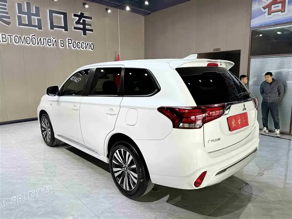 Mitsubishi Outlander 2022 из CN, фото 8