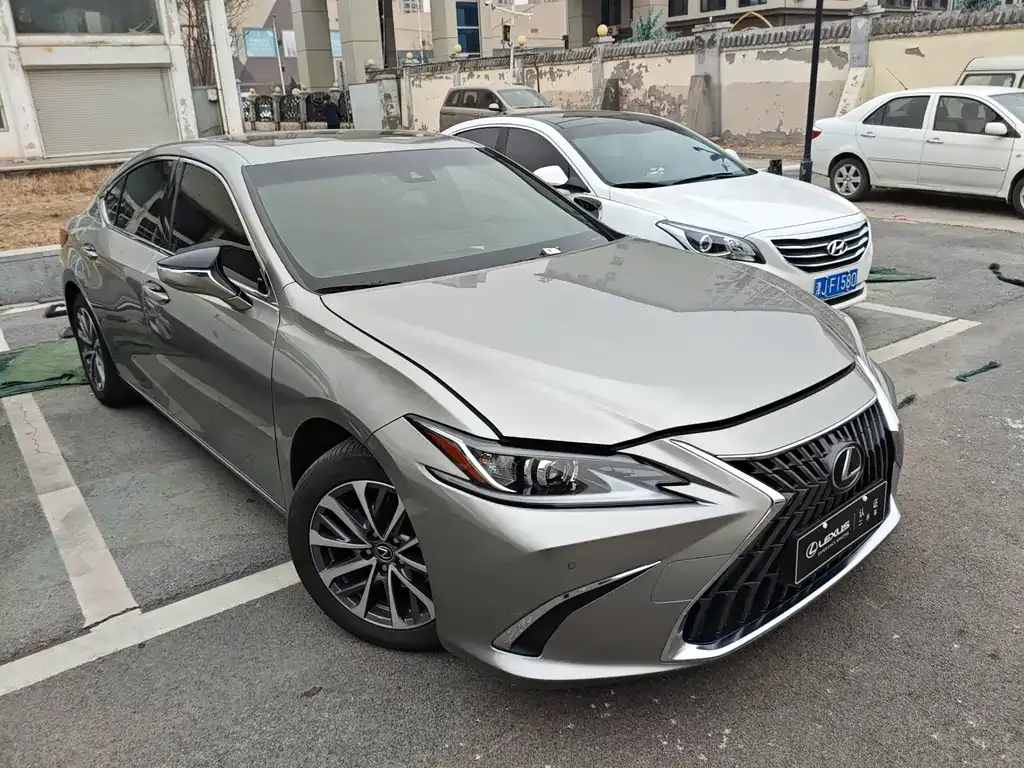 Lexus ES — фото 4