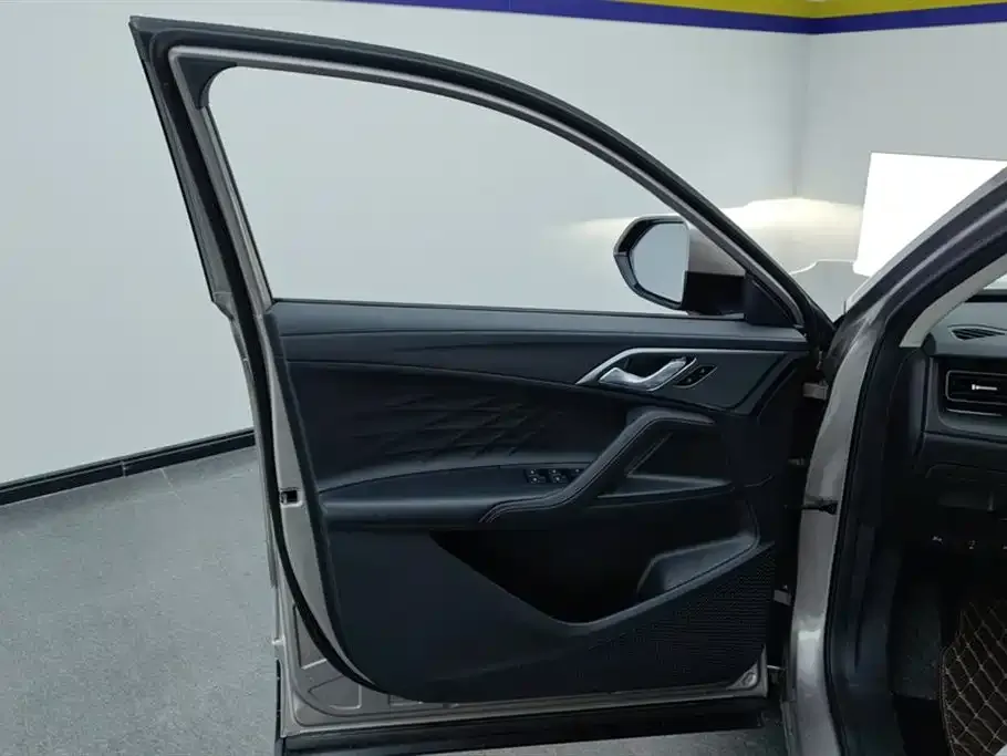 Roewe RX5 New Energy 2026 из CN, фото 7