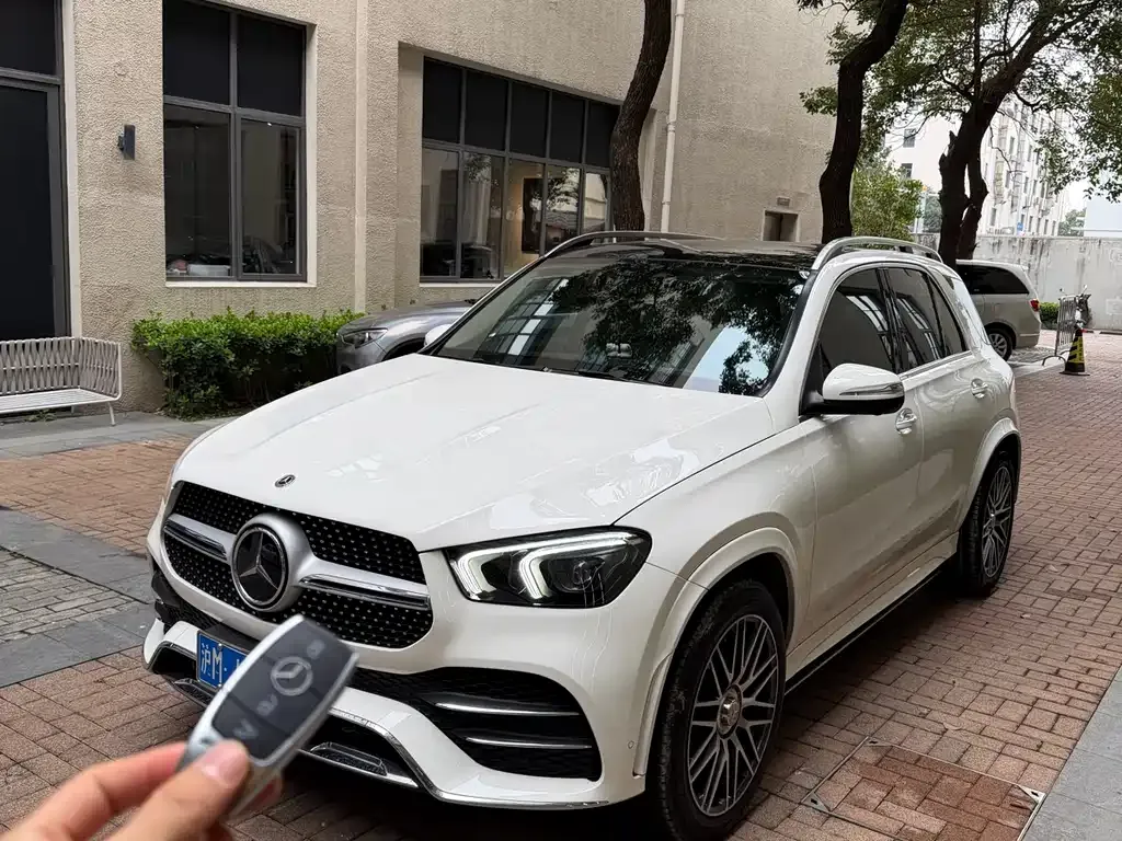 Mercedes-Benz GLE — фото 1