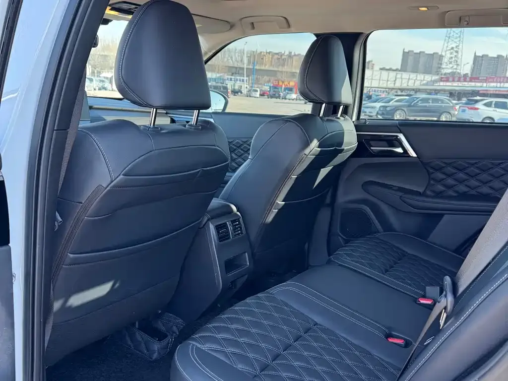 Mitsubishi Outlander 2023 из CN, фото 6
