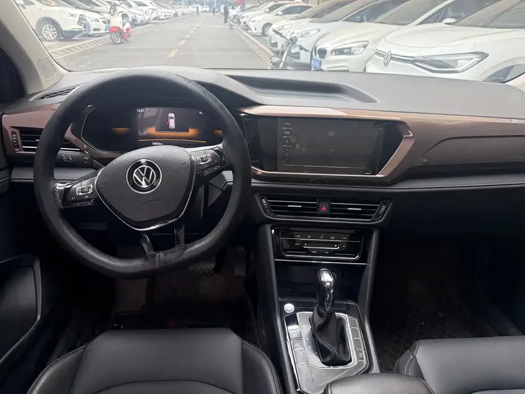 Volkswagen Tharu — фото 7