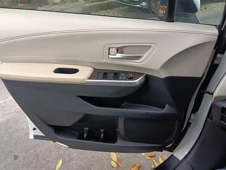 Toyota Sienna 2023 из CN, фото 10