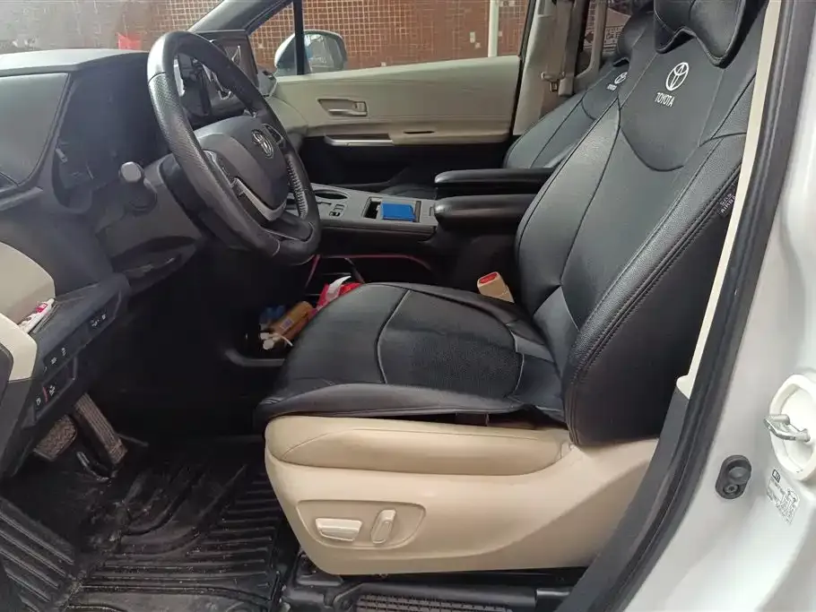 Toyota Sienna 2023 из CN, фото 3