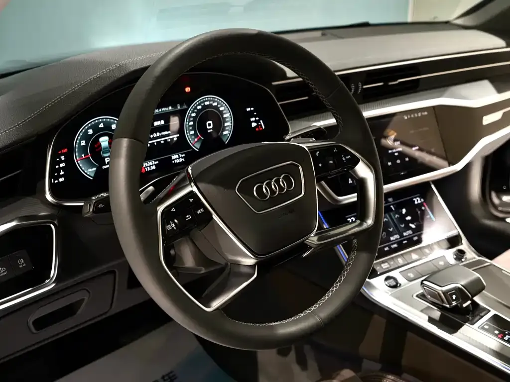Audi A7L — фото 6