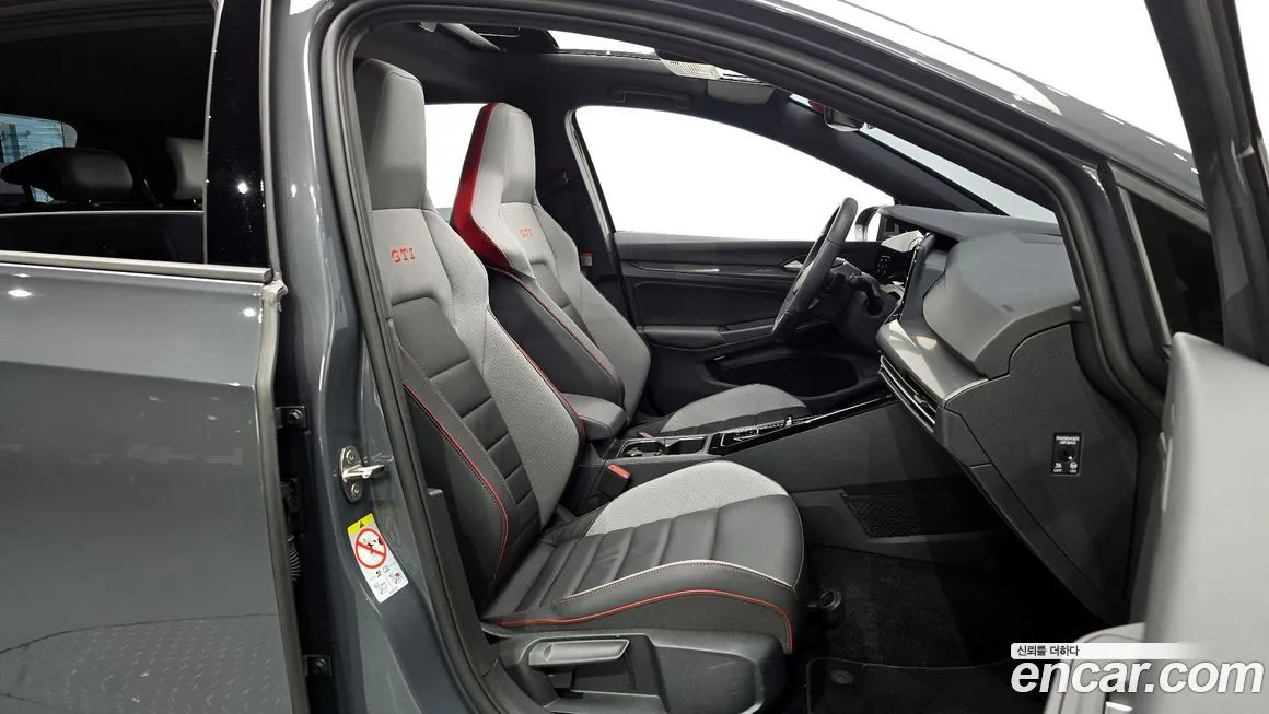 Volkswagen Golf 2024 из KR, фото 9