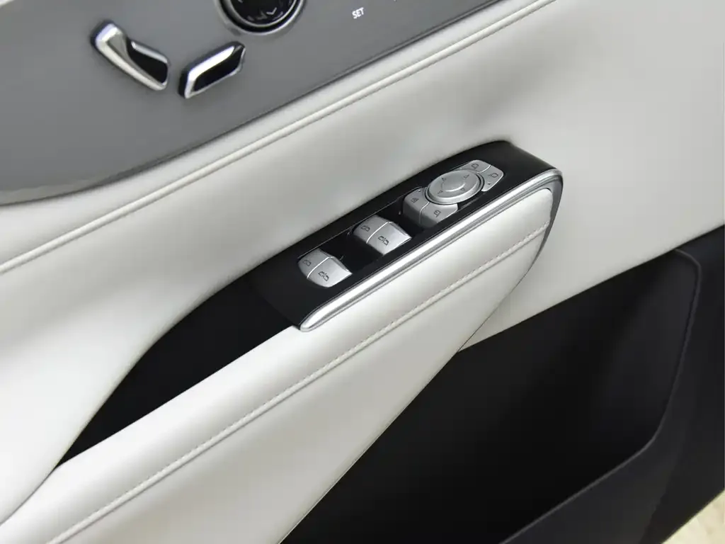Buick GL8 Hybrid 2024 из CN, фото 8