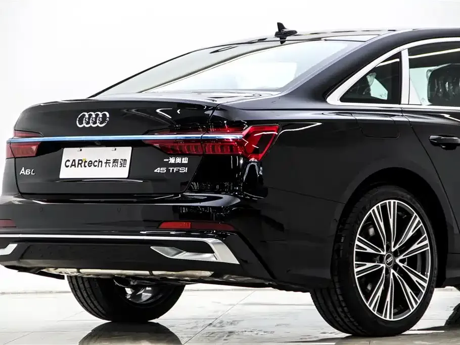 Audi A6L — фото 10