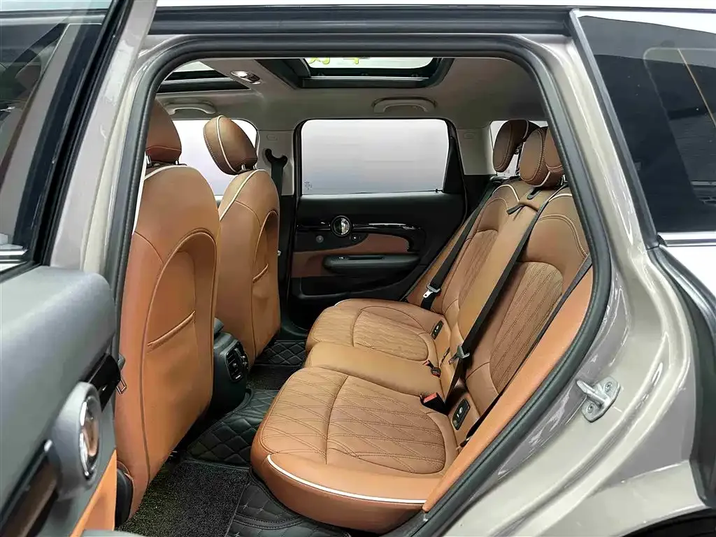 MINI Clubman — фото 4