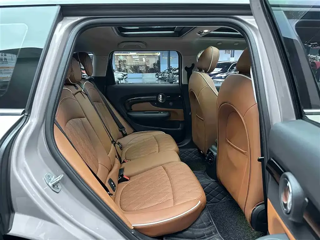 MINI Clubman — фото 5
