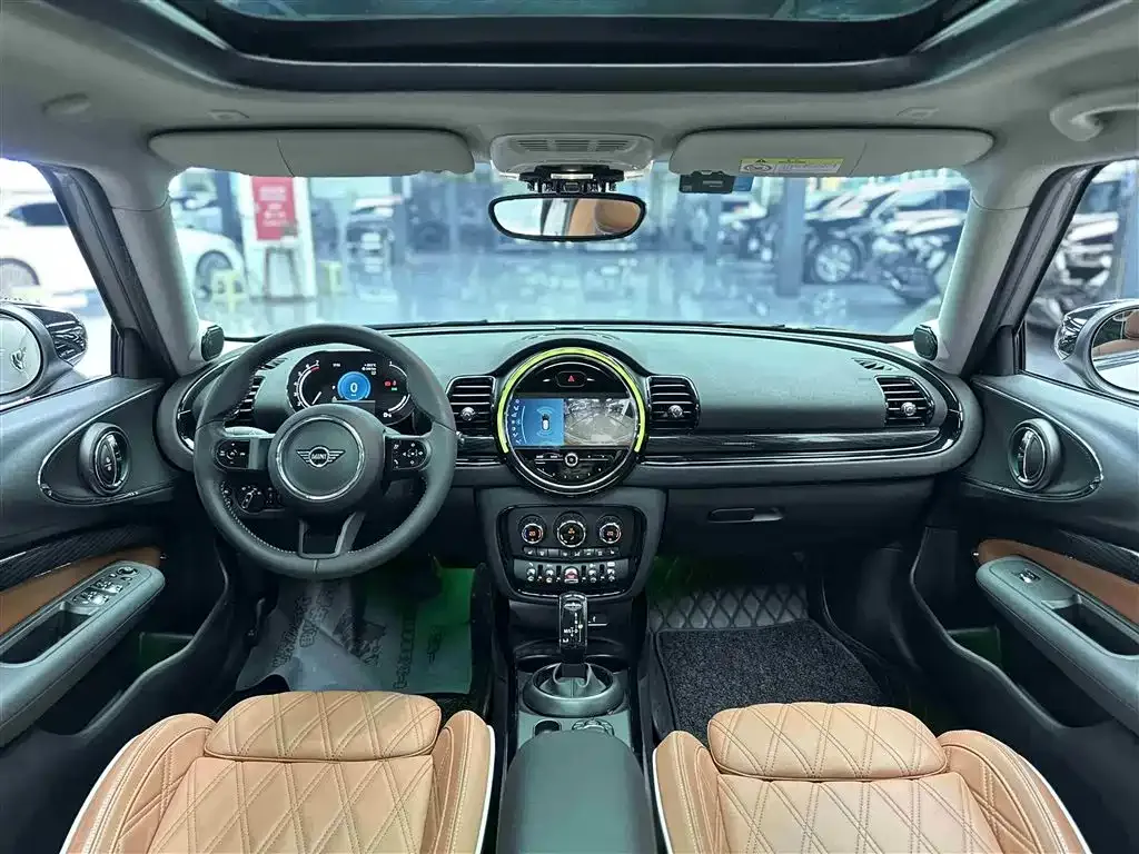MINI Clubman — фото 3