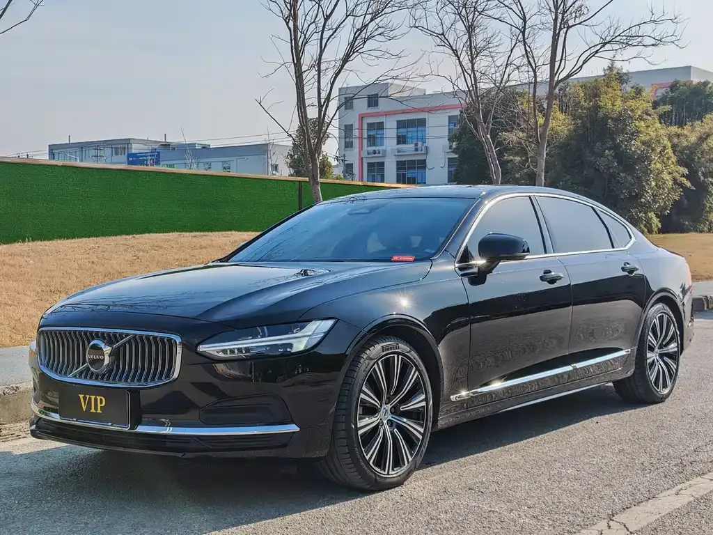 Volvo S90 — фото 1