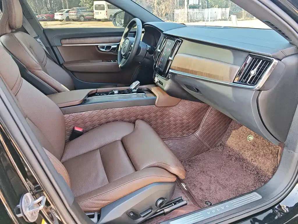 Volvo S90 — фото 10