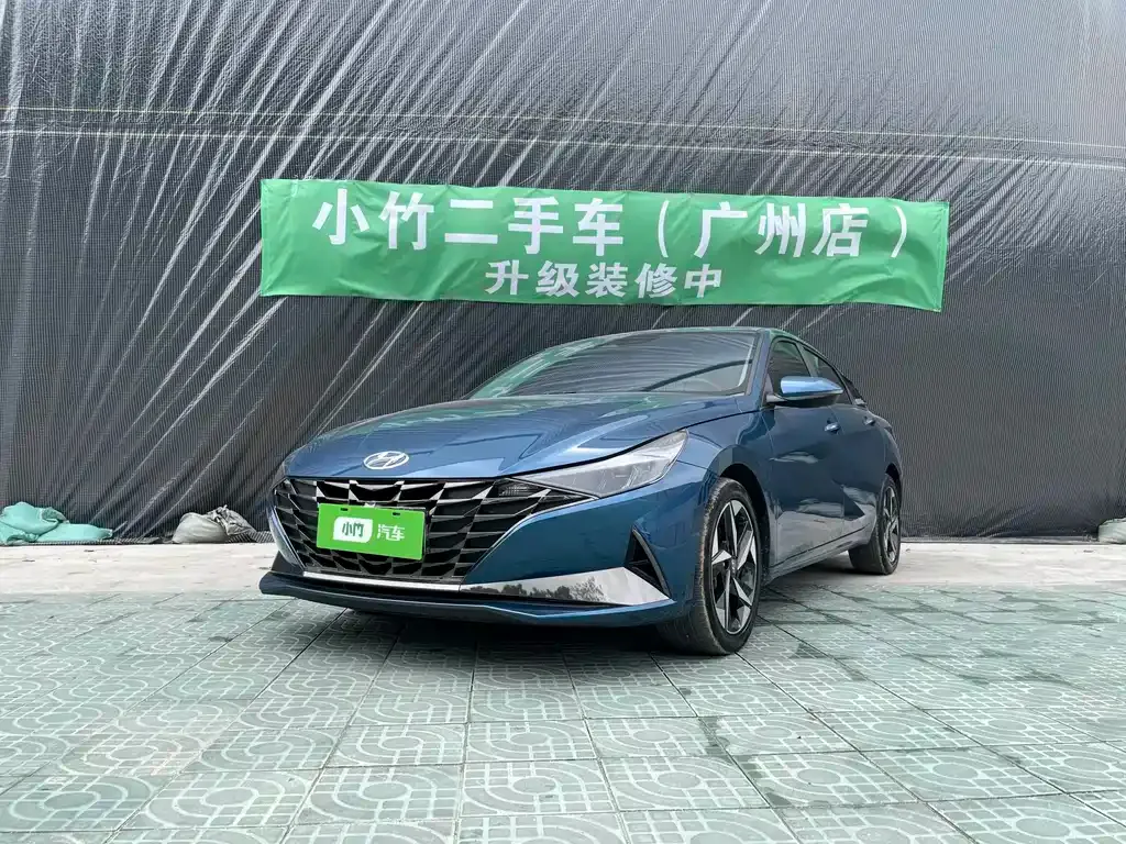 Hyundai Elantra — фото 1