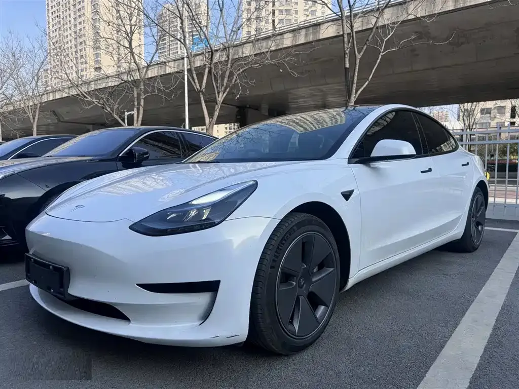 Tesla Model 3 — фото 6