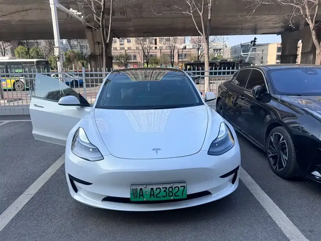 Tesla Model 3 — фото 4