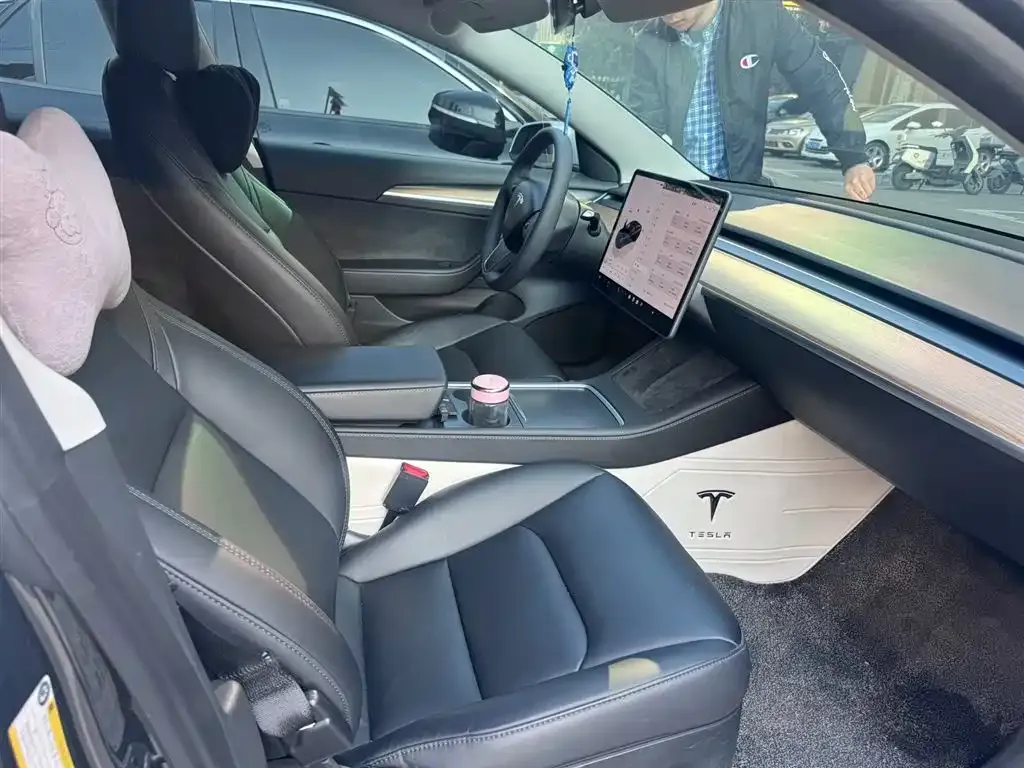 Tesla Model 3 — фото 2
