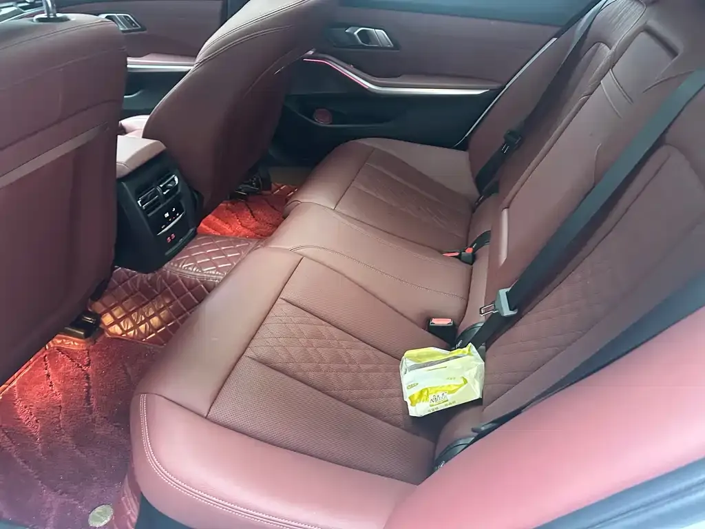 BMW 3 Series 2022 из CN, фото 2