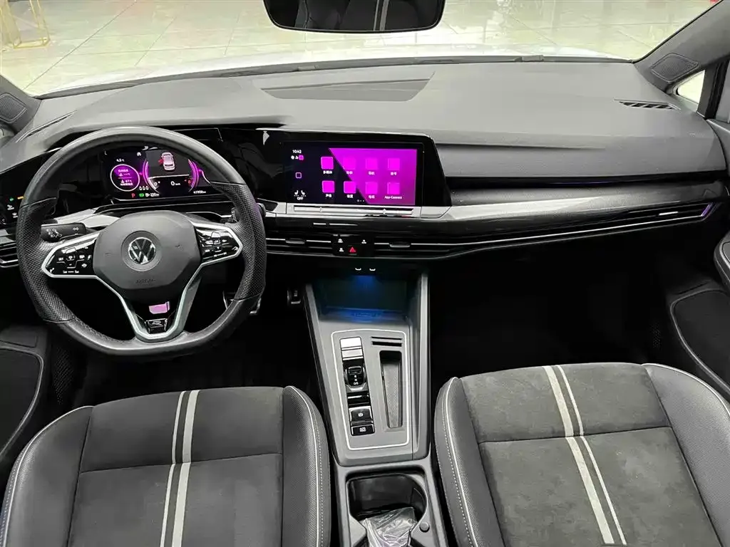 Volkswagen Golf 2022 из CN, фото 2