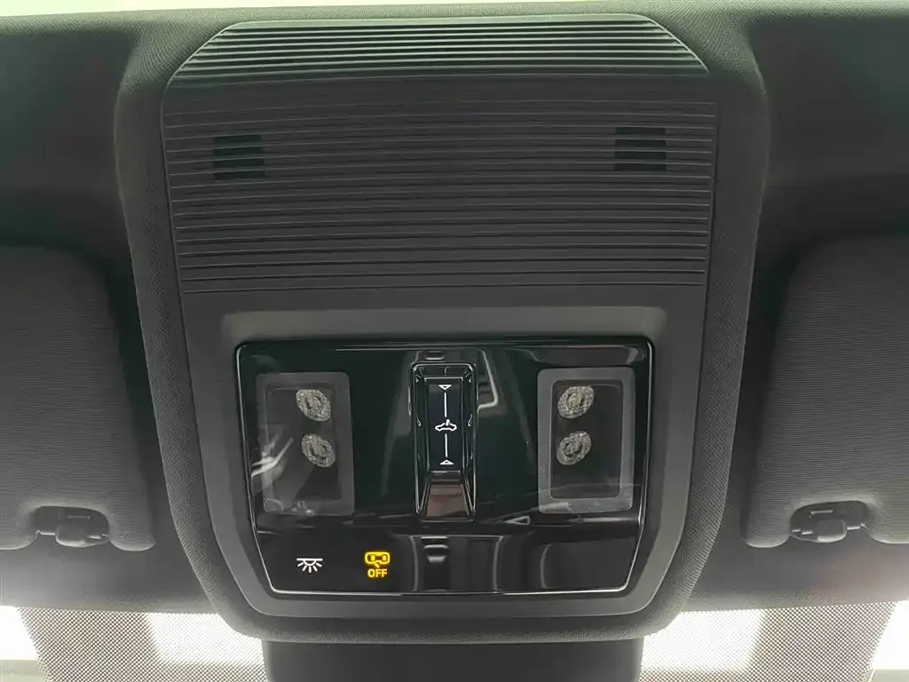 Volkswagen Golf 2022 из CN, фото 4
