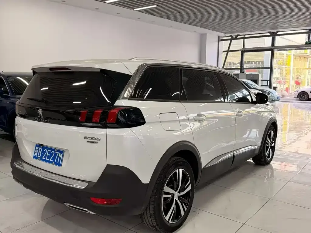 Peugeot 5008 2023 из CN, фото 2