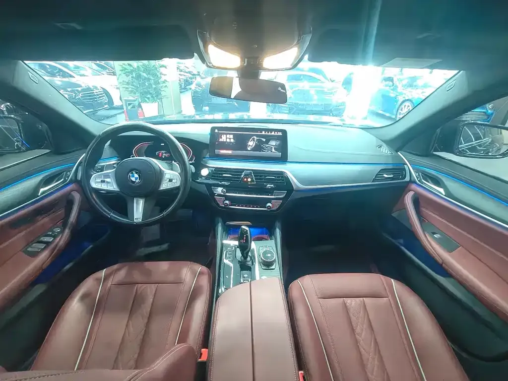 BMW 5 Series 2022 из CN, фото 2
