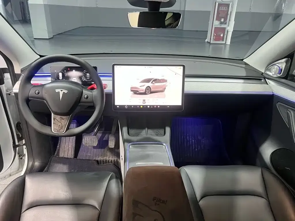 Tesla Model Y — фото 5