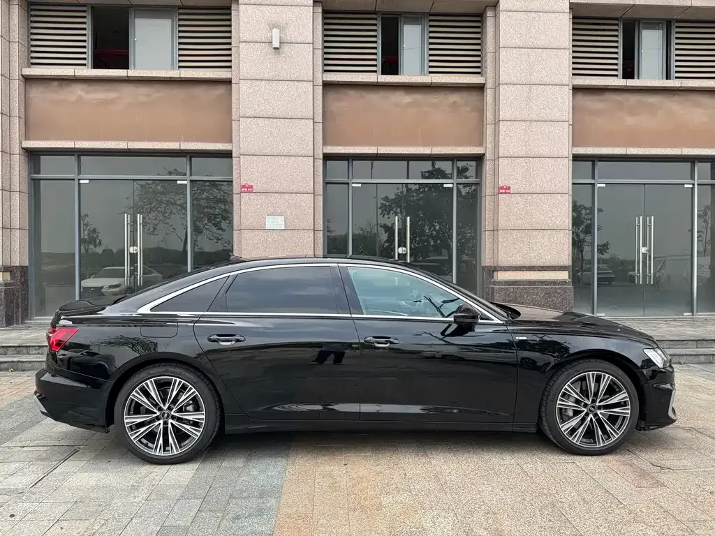 Audi A6L — фото 5