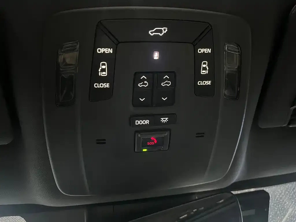 Toyota Sienna — фото 2