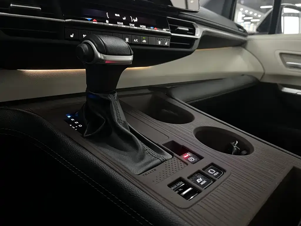 Toyota Sienna — фото 4