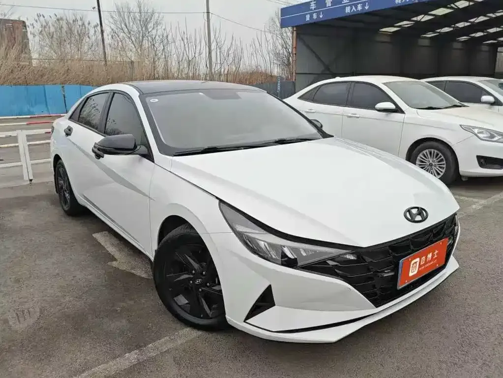 Hyundai Elantra — фото 6