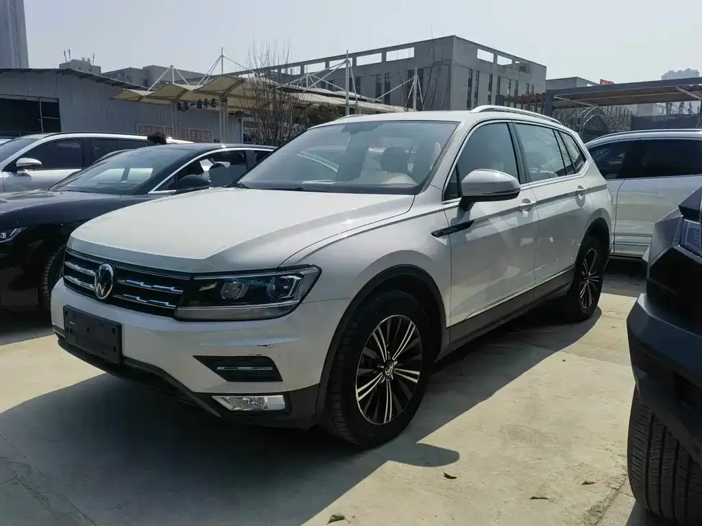 Volkswagen Tiguan L 2021 из CN, фото 1