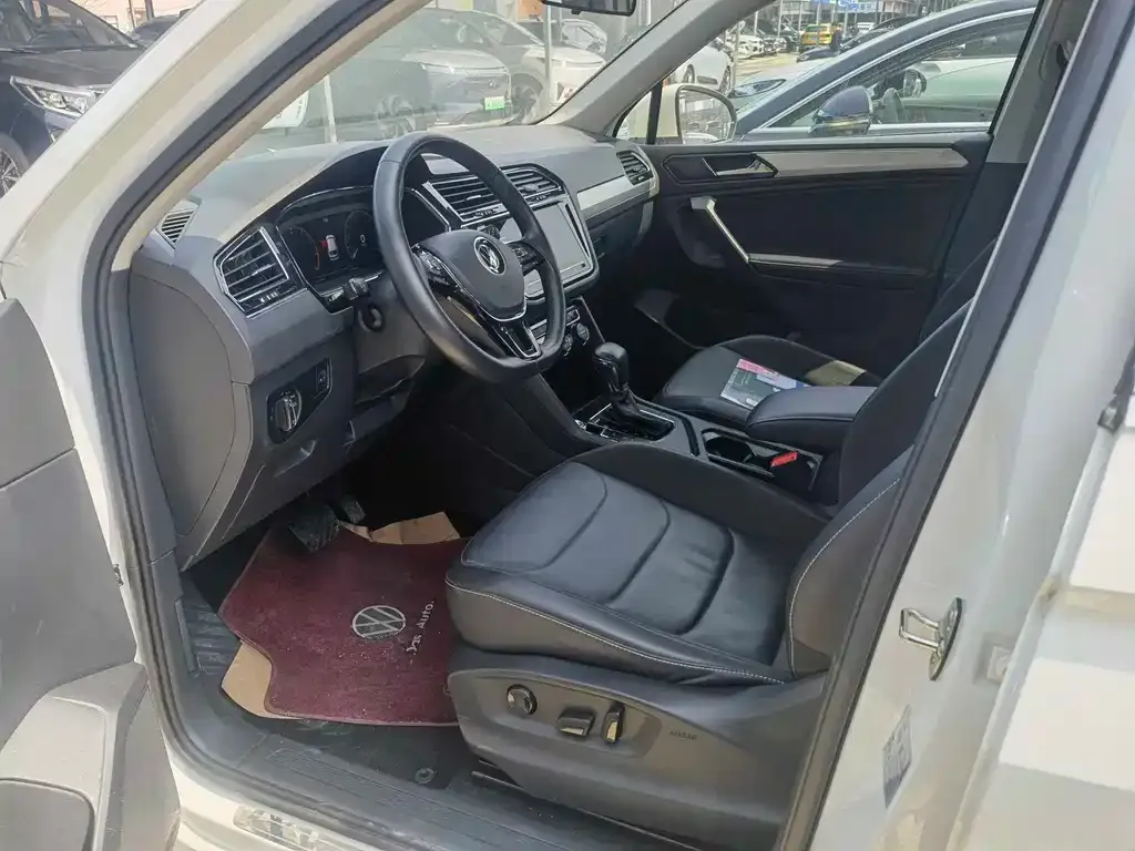 Volkswagen Tiguan L 2021 из CN, фото 2