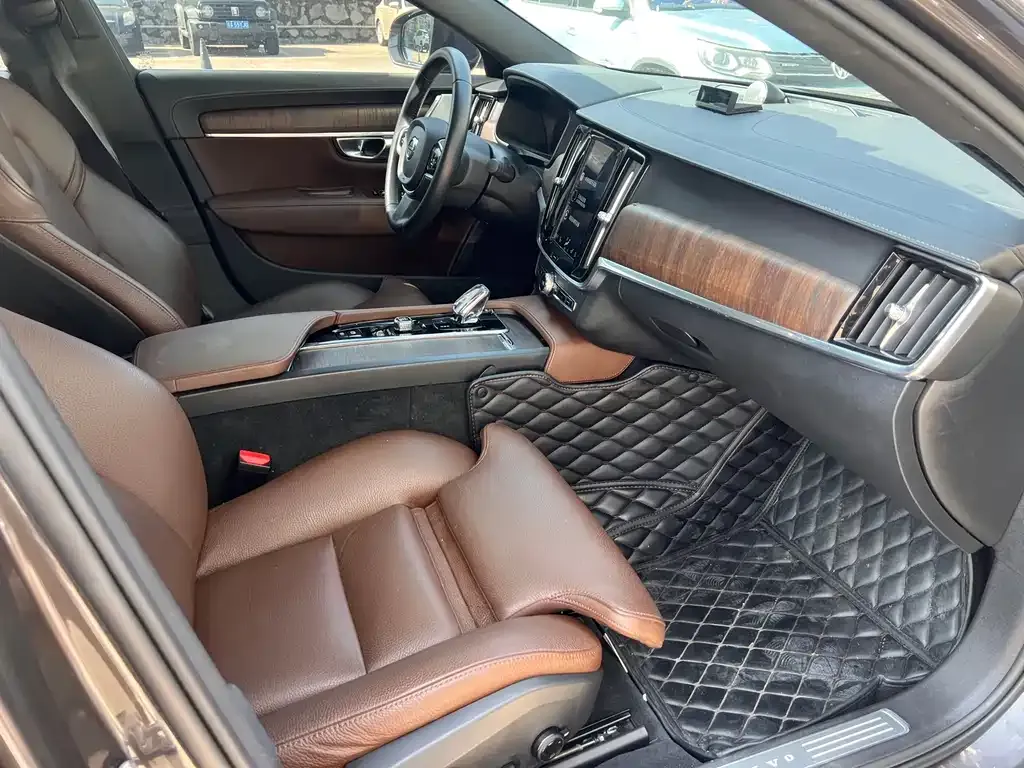 Volvo S90 — фото 10