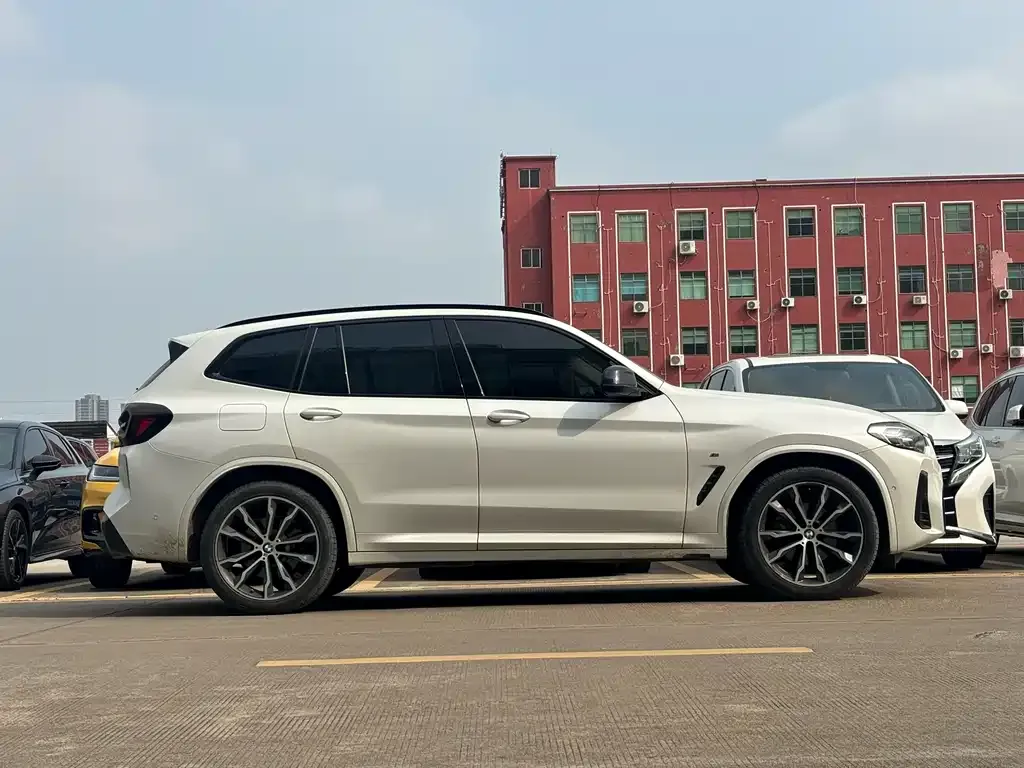BMW X3 2024 из CN, фото 2