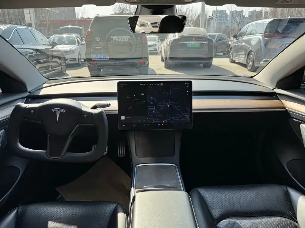 Tesla Model 3 — фото 9