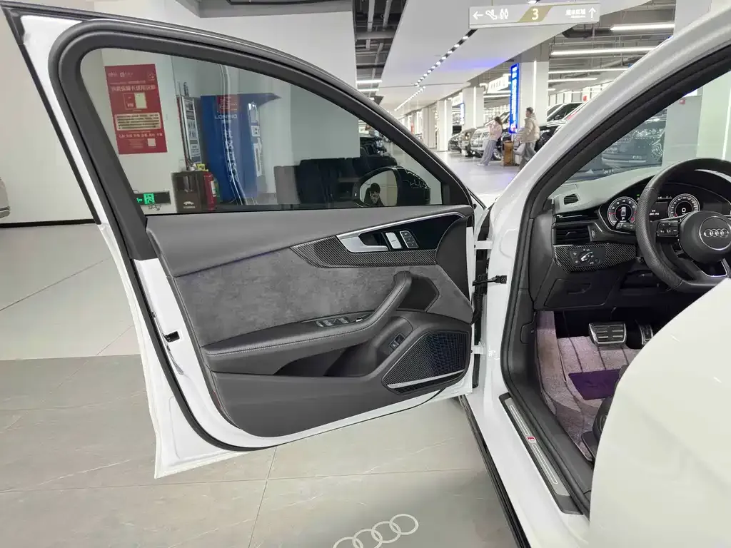 Audi A4L 2024 из CN, фото 8