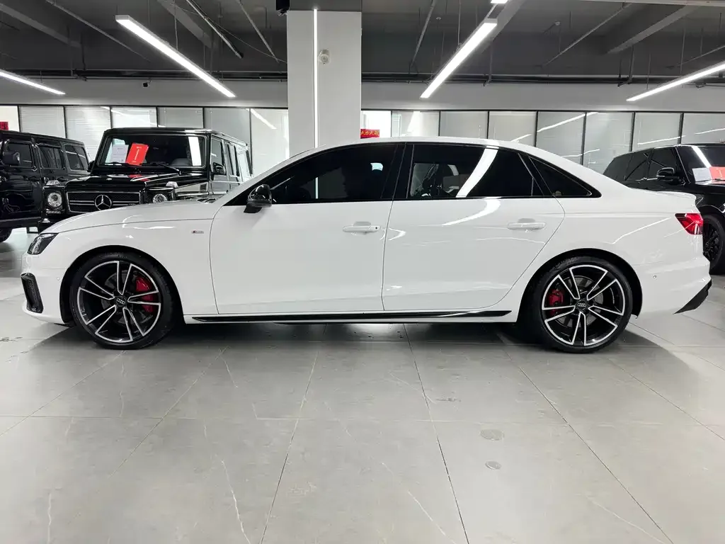 Audi A4L 2024 из CN, фото 6